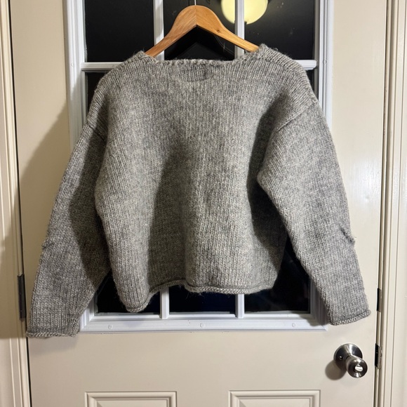The Limited Gray Crew Neck Boxy Pebble 100% Wool Hand Knit Sweater - Picture 9 of 12